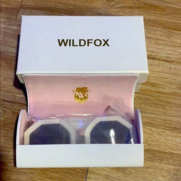 Sunglasses - Picture 2 of 8